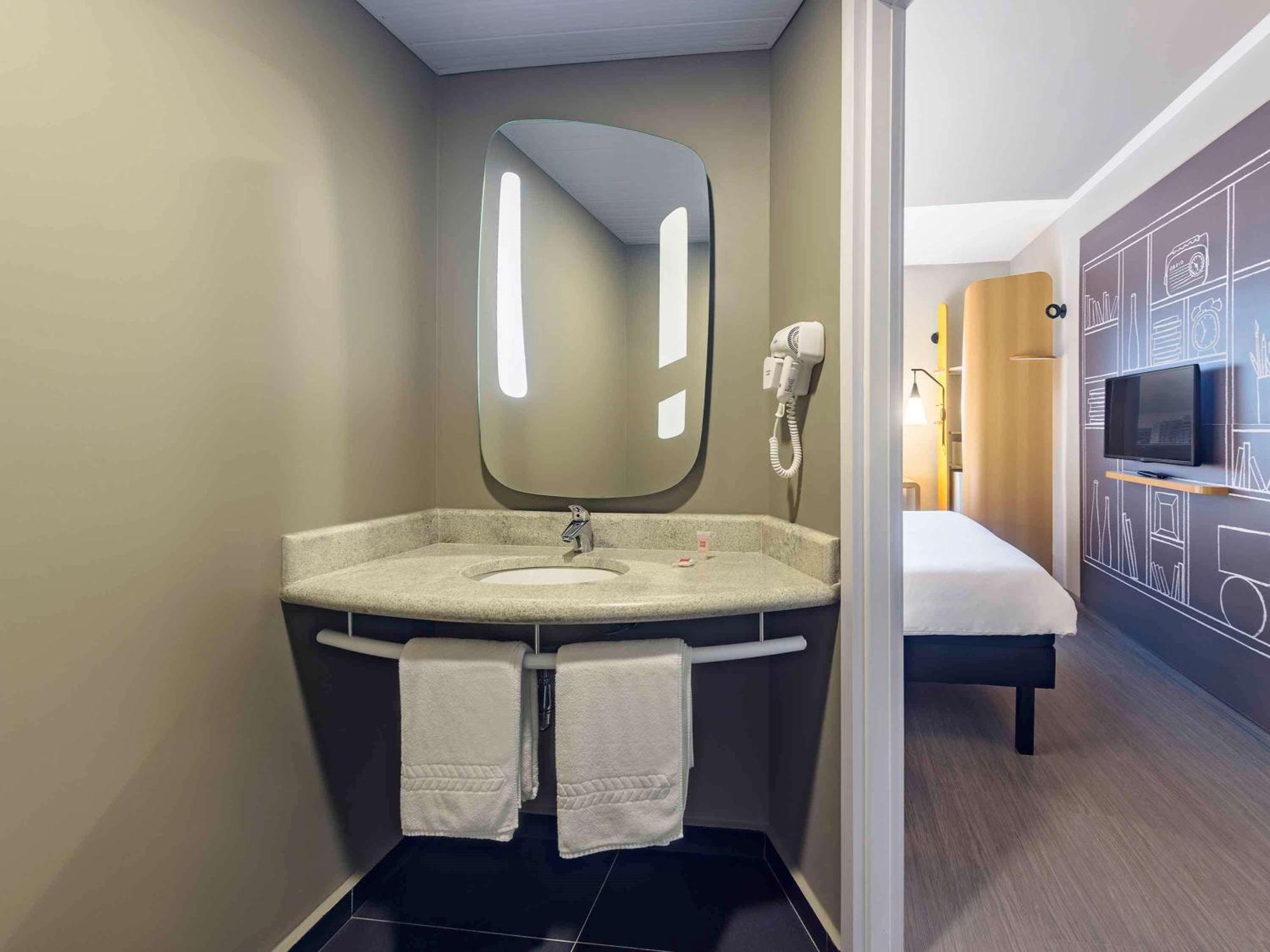 ホテル Ibis Jacareí エクステリア 写真