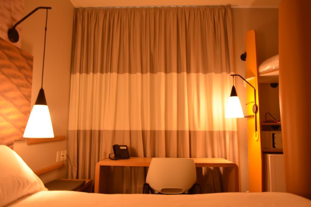 ホテル Ibis Jacareí エクステリア 写真